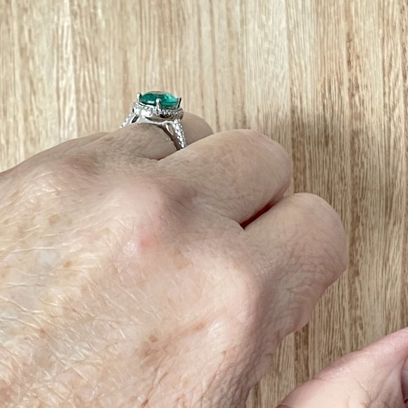 Oval Simulated Emerald Halo Ring - 925 Sterling Silver - Picture 5 of 5